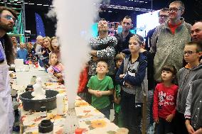 Silesian Science Festival Katowice 2018, children, chemistry show