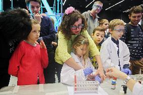 Silesian Science Festival Katowice 2018, children, chemistry show