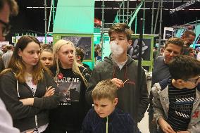 Silesian Science Festival Katowice 2018, liquid nitrogen, frozen frozen crisps, tasting, children