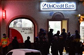 Unicredit Bank, Pribram, hold-up