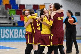 Basketball players of Orenburg celebrate a victory