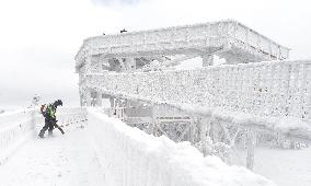 Valaska panoramic trail, skywalk, snow, footbridge