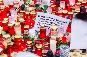 Wenceslas Square, 50th anniversary of Palach's death, Jan Palach and Jan Zajic Memorial, piety, candles