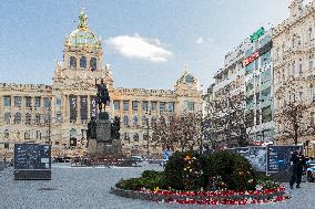 Wenceslas Square in Prague, man set himself on fire, police, scene