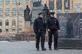 Wenceslas Square in Prague, man set himself on fire, police, scene