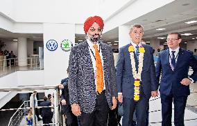 Andrej Babis, Bohdan Wojnar, Gurpratap Boparai, Volkswagen Group India Technology Center