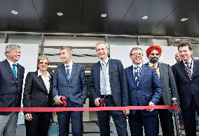 Milan Hovorka, Marta Novakova, Andrej Babis, Christian Strube, Bohdan Wojnar, Gurpratap Boparai,Christian Cahn von Seelen, Volkswagen Group India Technology Center