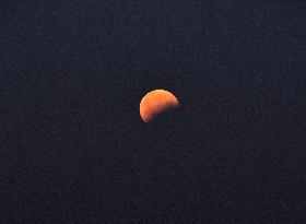 Moon, total lunar eclipse
