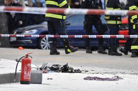 Wenceslas Square in Prague, man set himself on fire, police, firefighters, scene