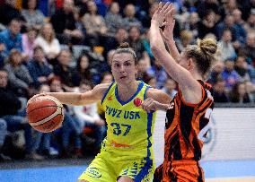 Teja Oblak, Courtney Vandersloot