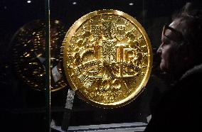 exhibition marking 100 years of Czech-Slovak crown, gold coin weighing 130 kilograms with a nominal value of CZK 100 million