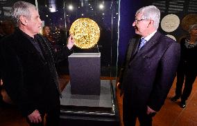 Jiri Rusnok, Vladimir Oppl, exhibition marking 100 years of Czech-Slovak crown, gold coin weighing 130 kilograms with a nominal value of CZK 100 million