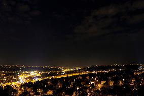 Night Prague, Barrandov Bridge, light tracks