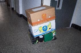 Personal Relocation, Move, Carton Packing Banana Box