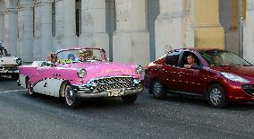 Life style in Havana, old car, veteran