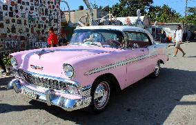 Life style in Havana, old car, veteran