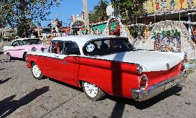 Life style in Havana, old car, veteran