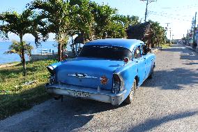 Life style in Havana, old car, veteran