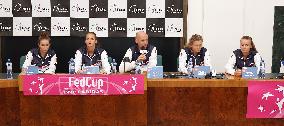 Barbora Krejcikova, Marketa Vondrousova, Petr Pala, Katerina Siniakova, Karolina Pliskova