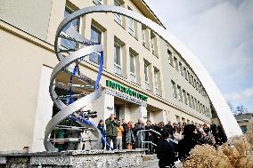 statue of DNA model, Institute of Biophysics of Czech Academy of Sciences
