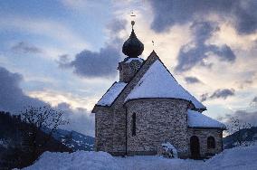 the Holy Rosary church, winter, snow, Stein an der Enns