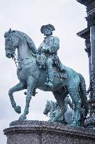 equestrian statue of Leopold Joseph Graf von Daun, Maria Theresia Monument