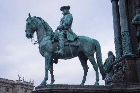 equestrian statue of Otto Ferdinand Graf von Abensperg und Traun, Maria Theresia Monument