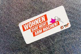 WOHNEN DARF NICHT ARM MACHEN!, sticker, KPO Plus (KPO+)