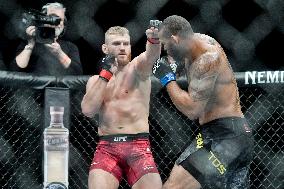 Jan Blachowicz, Thiago Santos