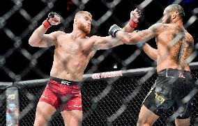 Jan Blachowicz, Thiago Santos