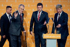 Milos Zeman, Jan Hamacek, Roman Onderka