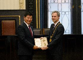 Lobsang Sangay, Zdenek Hrib