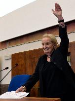 MADELEINE ALBRIGHTOVA