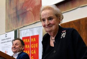 MADELEINE ALBRIGHTOVA