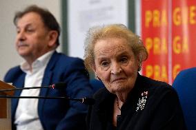 MADELEINE ALBRIGHTOVA