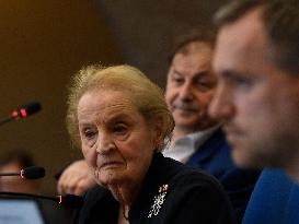 MADELEINE ALBRIGHTOVA