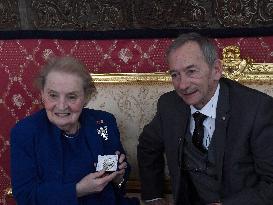 Jaroslav Kubera, Madeleine Albright