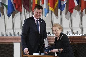 Tomas Petricek, Madeleine Albright