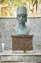 bust of Don Ivan Music, memorial