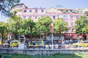 Tirana, Rinia Park, bike sharing