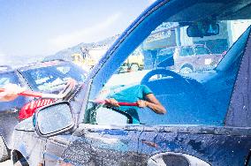 windscreen Saab car washing