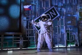 Cirk La Putyka, Memories of Fools, Variete Chamaleon