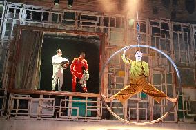 Cirk La Putyka, Memories of Fools, Variete Chamaleon