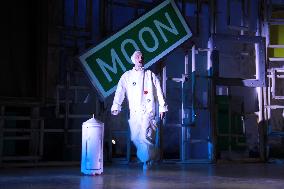 Cirk La Putyka, Memories of Fools, Variete Chamaleon