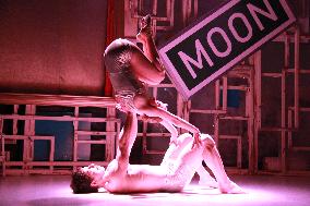 Cirk La Putyka, Memories of Fools, Variete Chamaleon