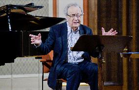 Alfred Brendel