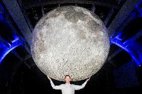 LUKE JERRAM, exact giant model of the Moon, BLIK BLIK Festival