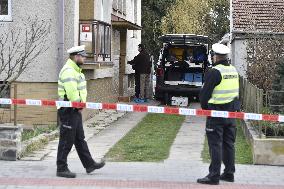 shooting in a house in Ostopovice, crime scene, police officers