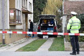 shooting in a house in Ostopovice, crime scene, police officer