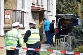 shooting in a house in Ostopovice, crime scene, police officers